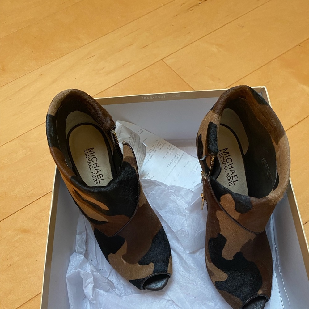 Michael Michael Kors peep toe ankle boots camo